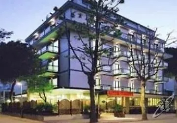 Szálloda Saint Tropez 3*