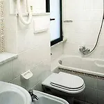 Saint Tropez Отель 3*