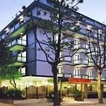 Отель Saint Tropez 3*