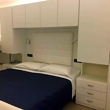 Saint Tropez Hotel 3*