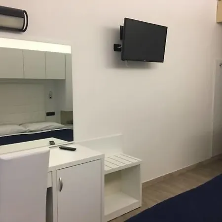 Saint Tropez Hotel 3*