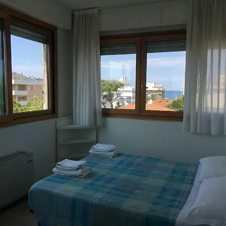 Saint Tropez Hotel 3*