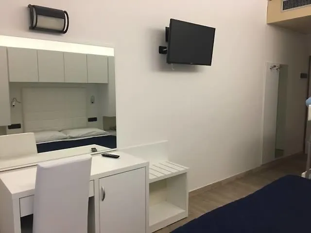 Saint Tropez Hotel 3*